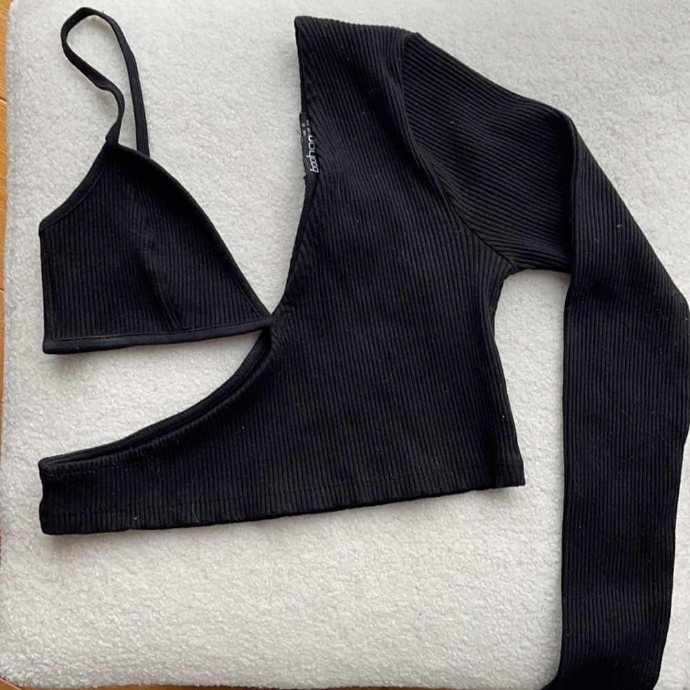 Boohoo Asymmetric Black Crop Top
